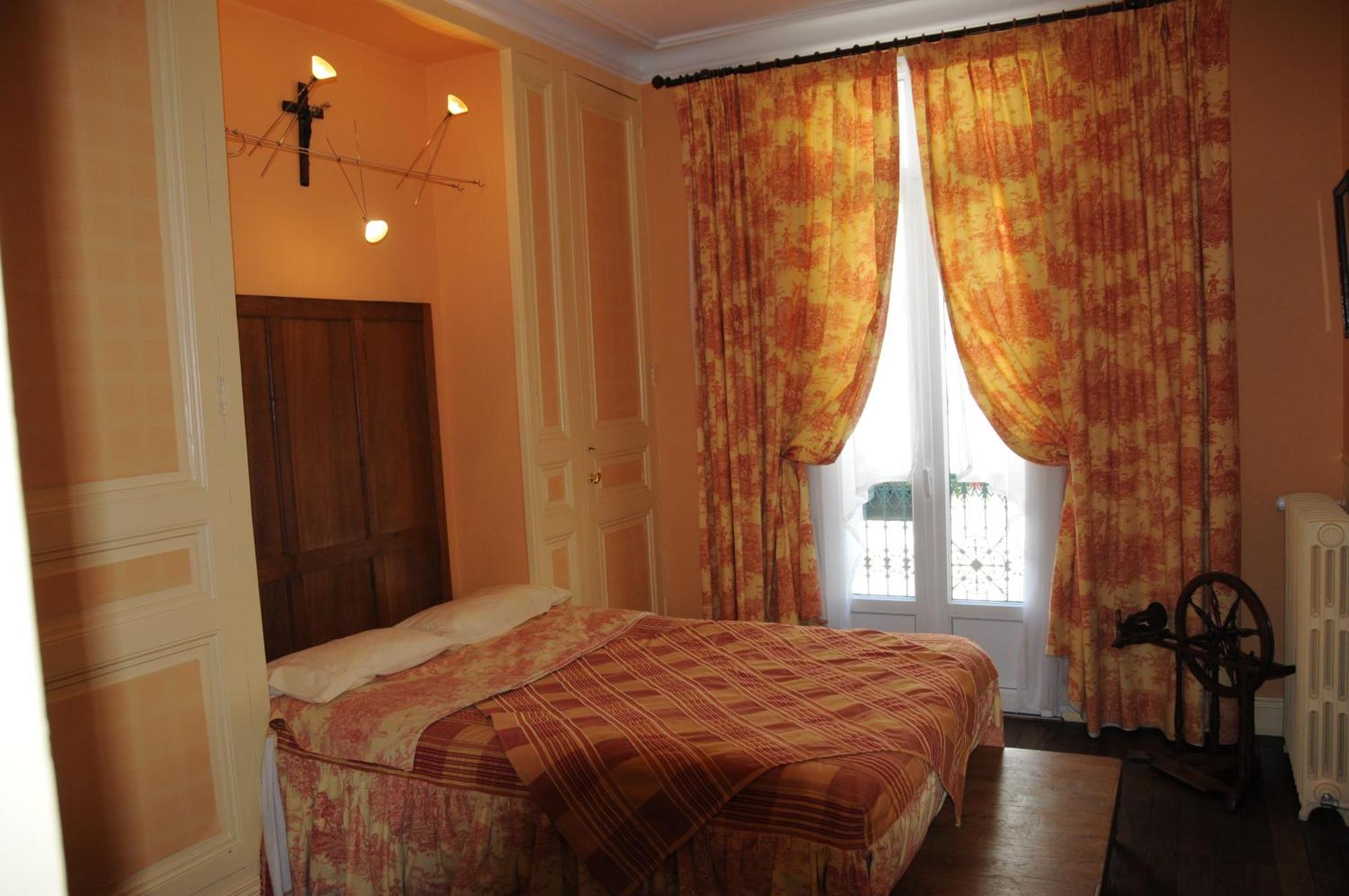 Le Jardin Du Vendome Hotel Tours Bagian luar foto